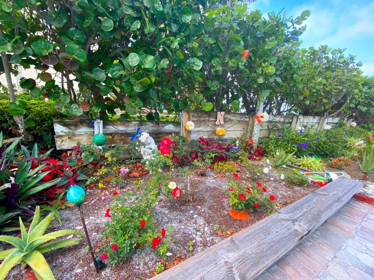 Nautical Watch Aparthotel Belleair Beach ภายนอก รูปภาพ