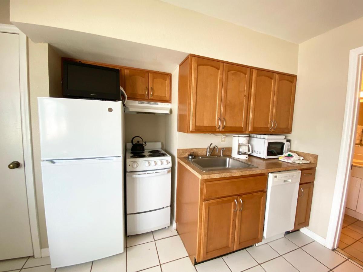Nautical Watch Aparthotel Belleair Beach ภายนอก รูปภาพ