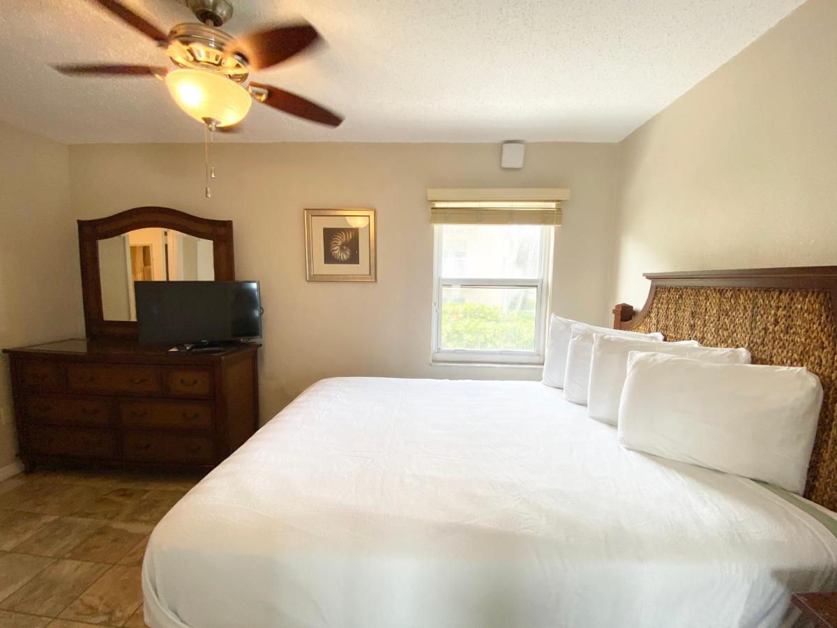 Nautical Watch Aparthotel Belleair Beach ภายนอก รูปภาพ