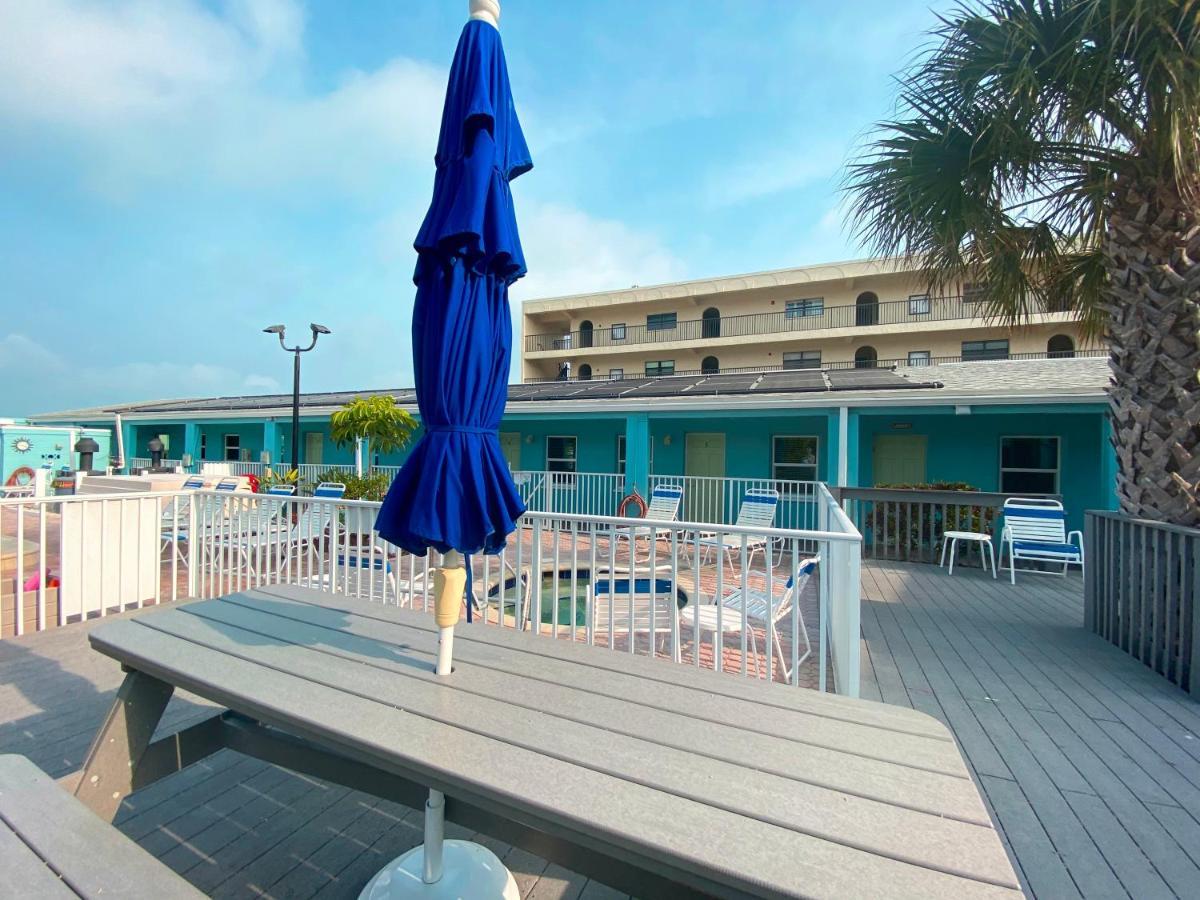 Nautical Watch Aparthotel Belleair Beach ภายนอก รูปภาพ