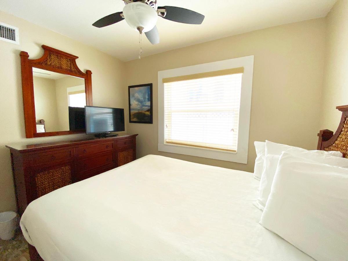 Nautical Watch Aparthotel Belleair Beach ภายนอก รูปภาพ