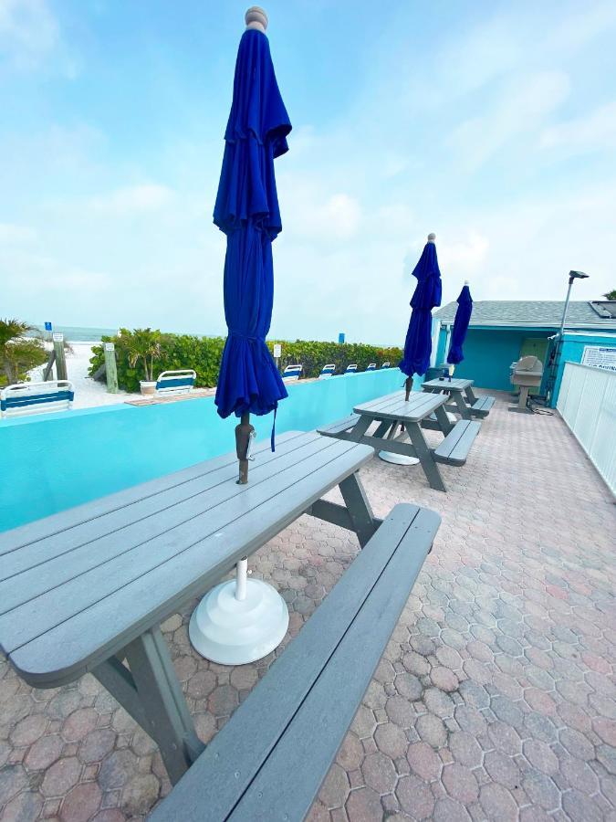 Nautical Watch Aparthotel Belleair Beach ภายนอก รูปภาพ